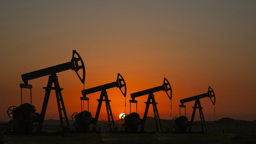 Key OPEC member to leave bloc — RT Business News