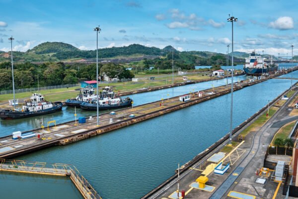 US squares up to China over Panama Canal — RT Business News