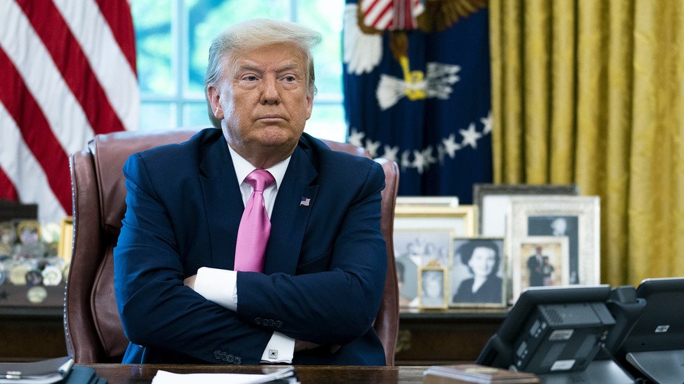 Trump shelves AI oversight order — RT Business News