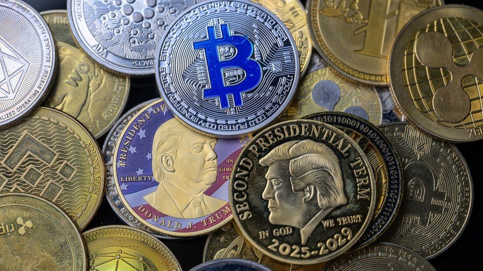 Trump discloses $1.4 billion crypto profits — RT Business News