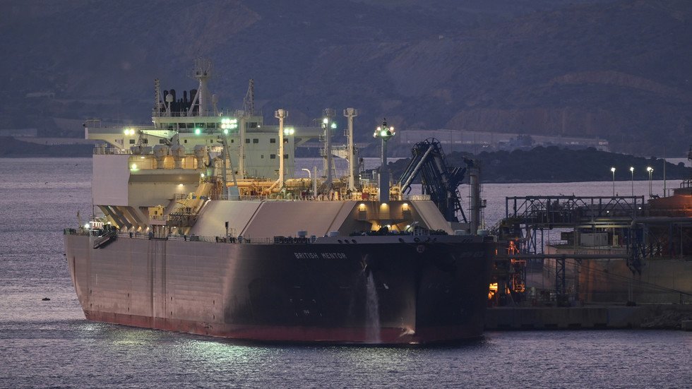 US LNG exporter cashes in on Iran war — RT Business News