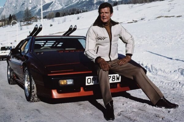 Roger Moore drank for his nerves on James Bond set sabotaged by monks | Films | Entertainment