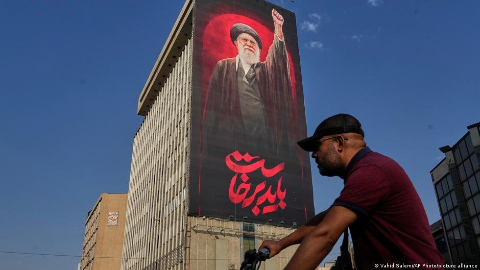 In Iran, contact with foreigners could soon be a crime