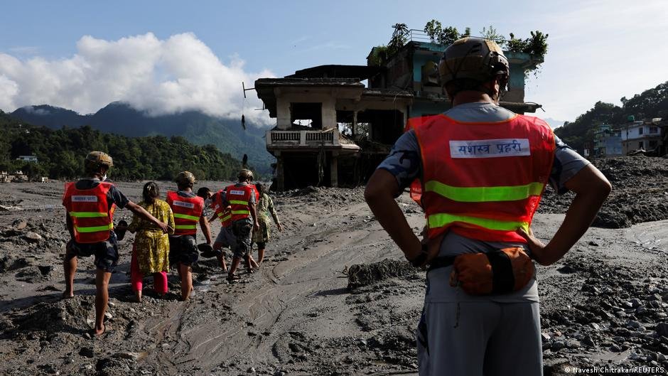 Nepal-Tibet flood death toll passes 500 as rescue resumes