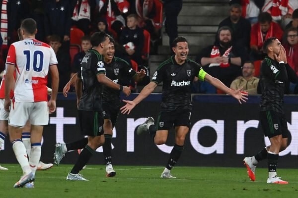 Lens secure an epic comeback win to kick off their Champions League campaign