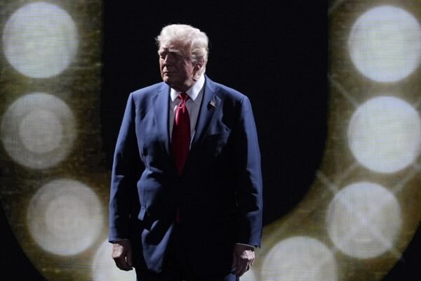 GOP midterm convention is a test for candidates wary of tying themselves to Trump