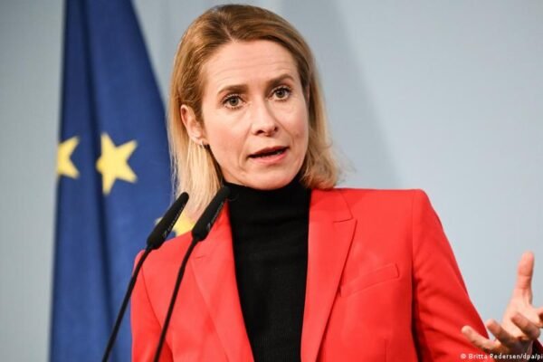 EU leaders urge unity after Russian strike on train