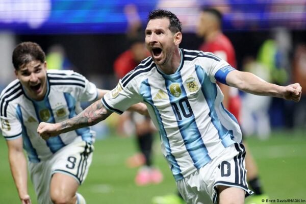 Lionel Messi announces international retirement