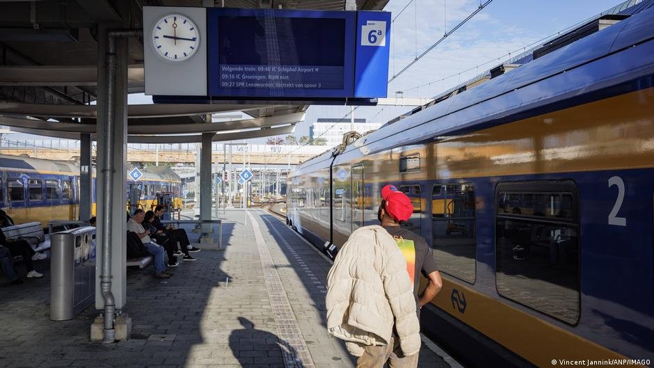 Netherlands: Suspected sabotage disrupts train services
