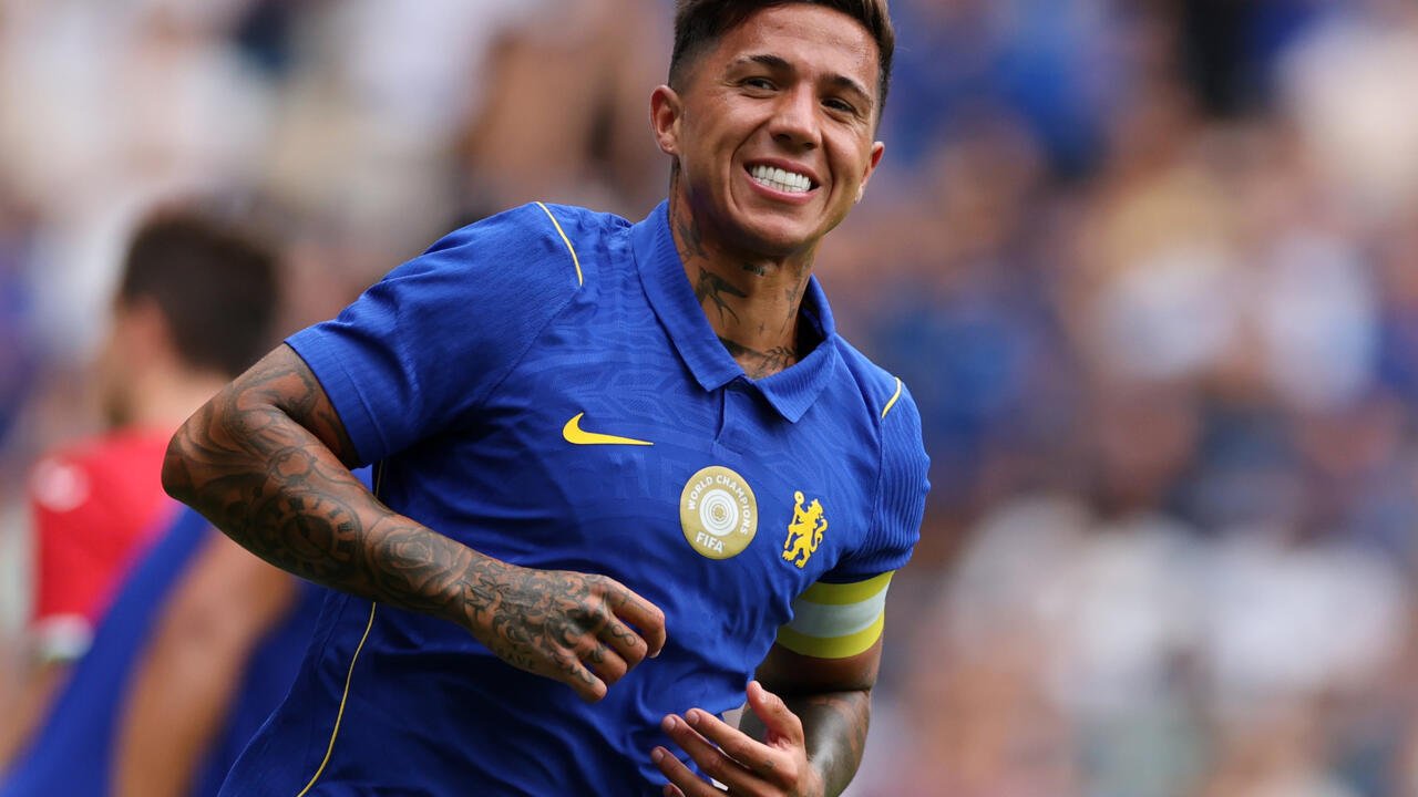 Man City sign Fernandez, Ndiaye as Premier League spending hits record