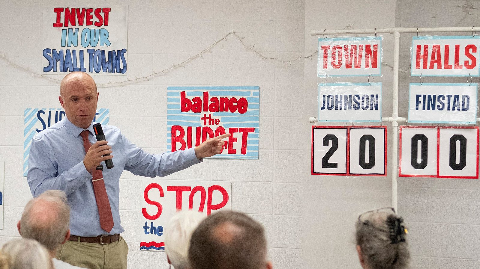 Math teacher hopes hustle, political mood add up to win