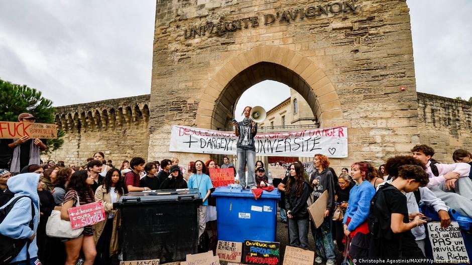 Protests against failing school system continue in France