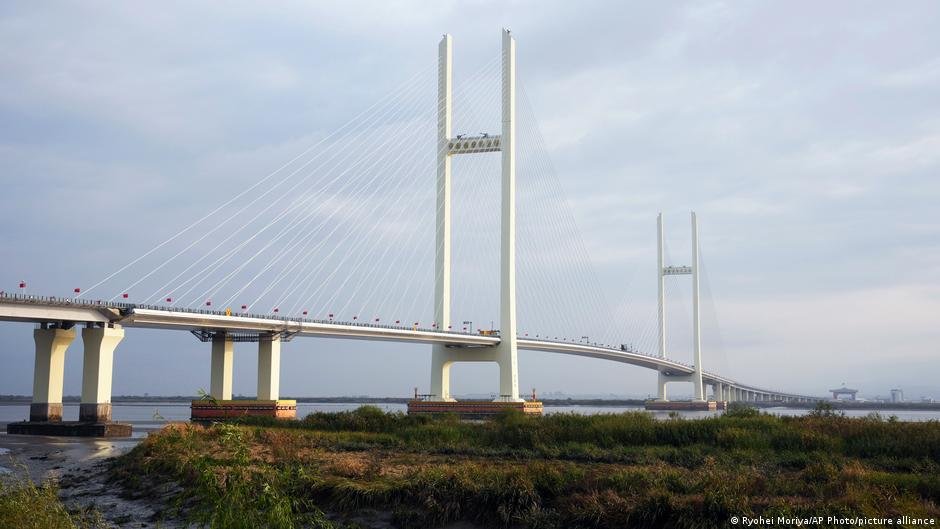 North Korea, China open border bridge to boost trade